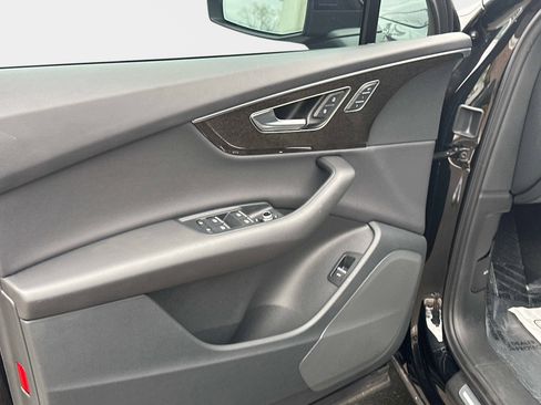 Used 2025 Audi Q7 2.0T Premium image 16