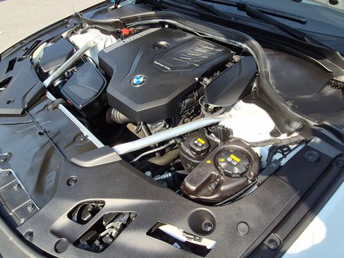 Used 2022 BMW 530i w/ M Sport Package RWD image 40