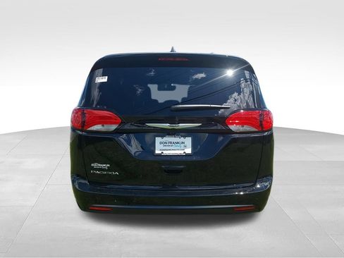 New 2027 Chrysler Pacifica LX FWD image 7