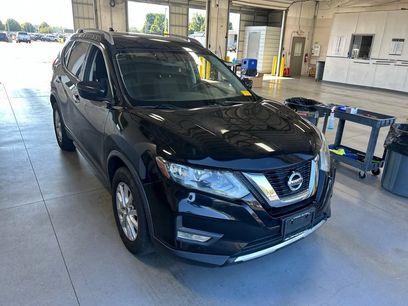 Used 2017 Nissan Rogue SV