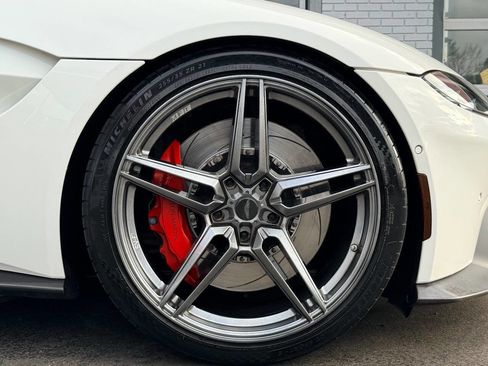 Used 2020 Aston Martin V8 Vantage Base 2dr Coupe image 13