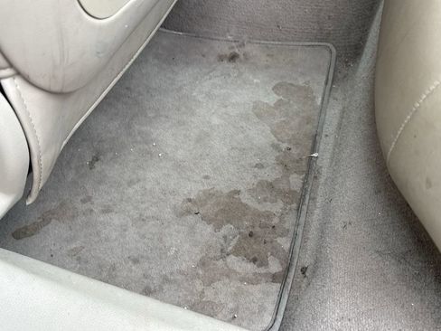 Used 2010 Buick LaCrosse CXS image 34