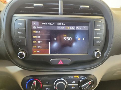 Used 2025 Kia Soul LX w/ LX Technology Package FWD image 25