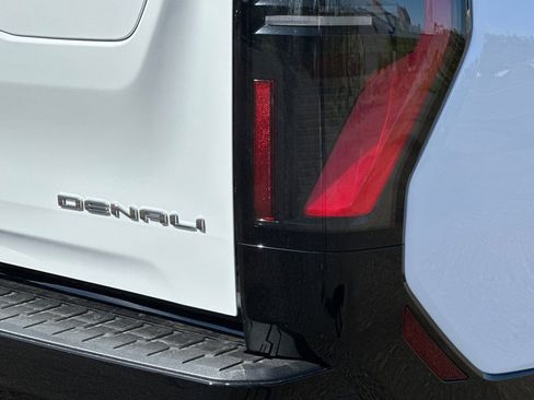 New 2025 GMC Sierra EV Denali image 31