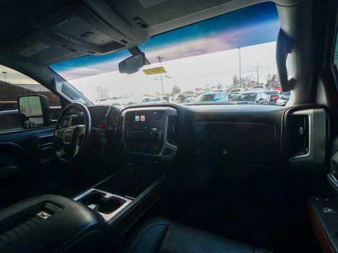 Used 2018 GMC Sierra 2500 SLE image 14