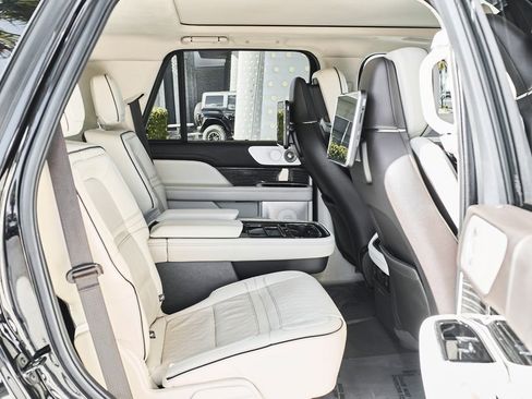Used 2023 Lincoln Navigator Black Label AWD/4WD image 12