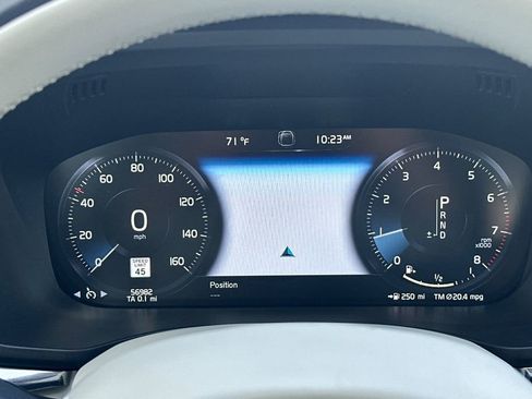 Used 2020 Volvo XC60 T5 Momentum w/ Protection Package Premier image 25