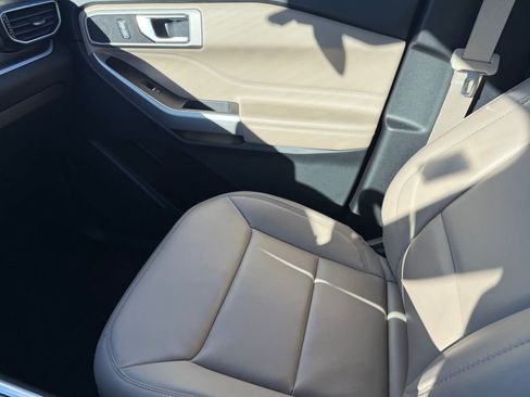 Certified 2021 Ford Explorer XLT w/ Equipment Group 202A image 22