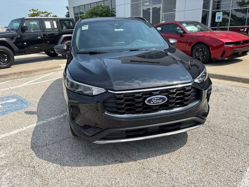 Used 2025 Ford Escape ST-Line FWD image 9