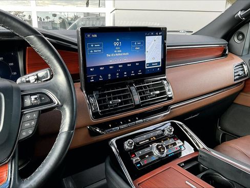 Used 2022 Lincoln Navigator Reserve RWD image 6