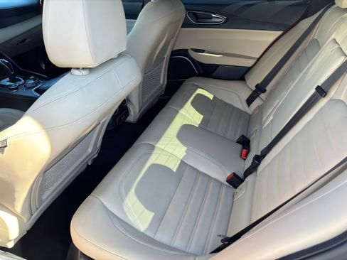 Used 2023 Alfa Romeo Giulia w/ Quick Order Package 22Z Lusso image 27