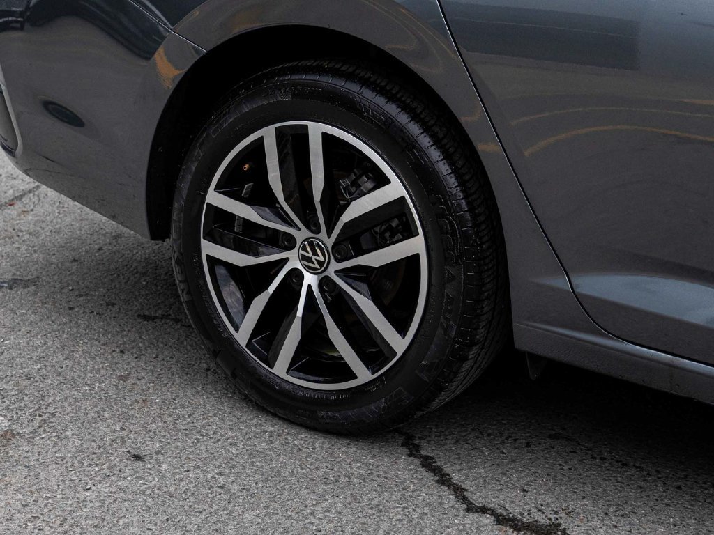 Used 2026 Volkswagen Jetta SE FWD image 8