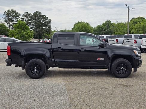 Used 2021 Chevrolet Colorado Z71 w/ Z71 Midnight Edition AWD/4WD image 7