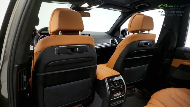 Used 2026 BMW X7 xDrive40i AWD/4WD image 48