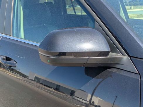 Used 2023 Volkswagen Atlas SE w/ Panoramic Sunroof Package image 12