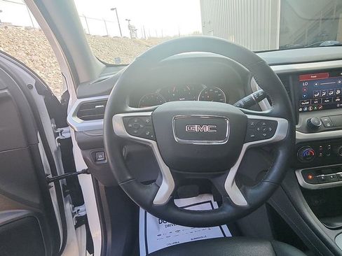 Used 2023 GMC Acadia SLT w/ Preferred Package FWD image 18