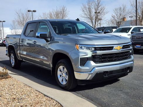 Used 2025 Chevrolet Silverado 1500 LT image 4