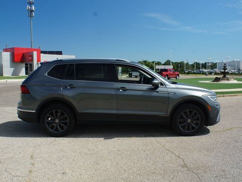Used 2024 Volkswagen Tiguan SE FWD image 21
