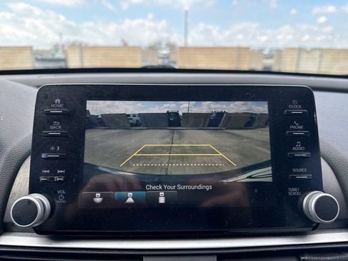 Used 2018 Honda Accord Sport image 19