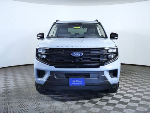 Certified 2025 Ford Expedition Active AWD/4WD image 3
