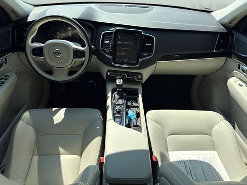 Used 2018 Volvo XC90 T6 Momentum w/ Momentum Plus Package AWD/4WD image 15