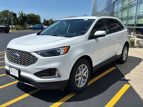 Used 2024 Ford Edge SEL w/ Convenience Package AWD/4WD image 3