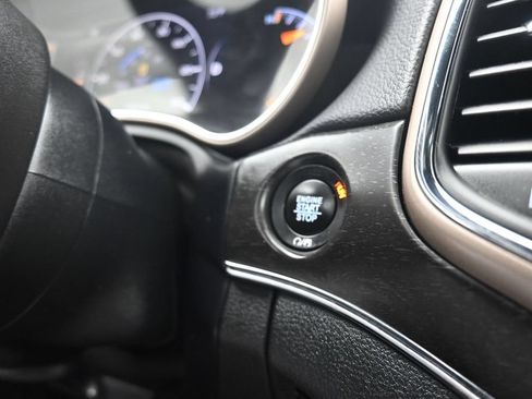 Used 2017 Jeep Grand Cherokee Limited AWD/4WD image 21