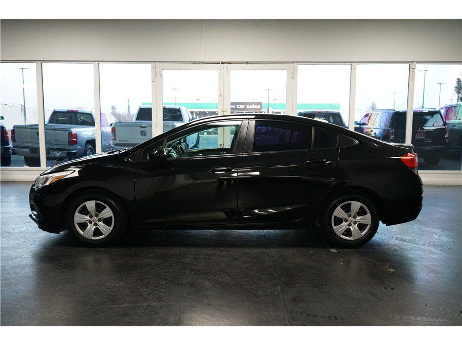 Used 2017 Chevrolet Cruze LS FWD image 4