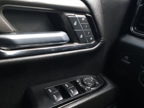 Used 2024 GMC Sierra 2500 AT4 w/ AT4 Premium Plus Package AWD/4WD image 18