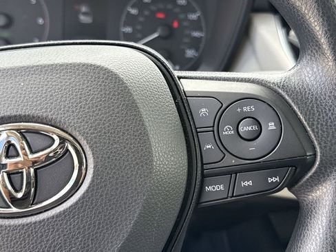 Used 2025 Toyota Corolla LE w/ Convenience Package image 27