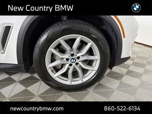 Used 2022 BMW X5 xDrive40i w/ Premium Package AWD/4WD image 9