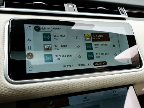 Used 2023 Land Rover Range Rover Velar R-Dynamic S image 32