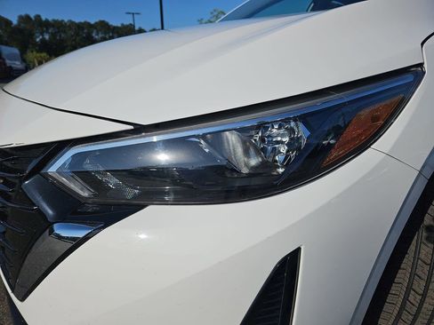 Used 2024 Nissan Sentra SV FWD image 32