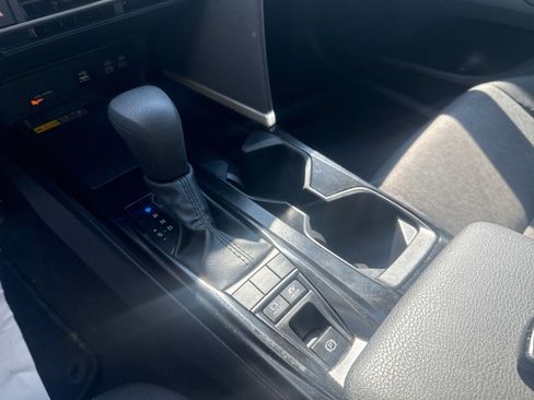 Used 2025 Toyota Camry LE image 13