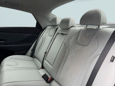 New 2026 Hyundai Elantra Limited FWD image 30