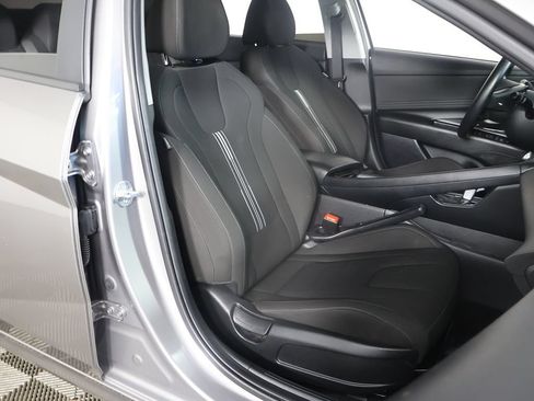 Used 2023 Hyundai Elantra SEL w/ Convenience Package FWD image 27