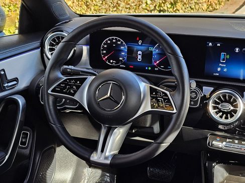 Used 2025 Mercedes-Benz CLA 250 4MATIC image 22