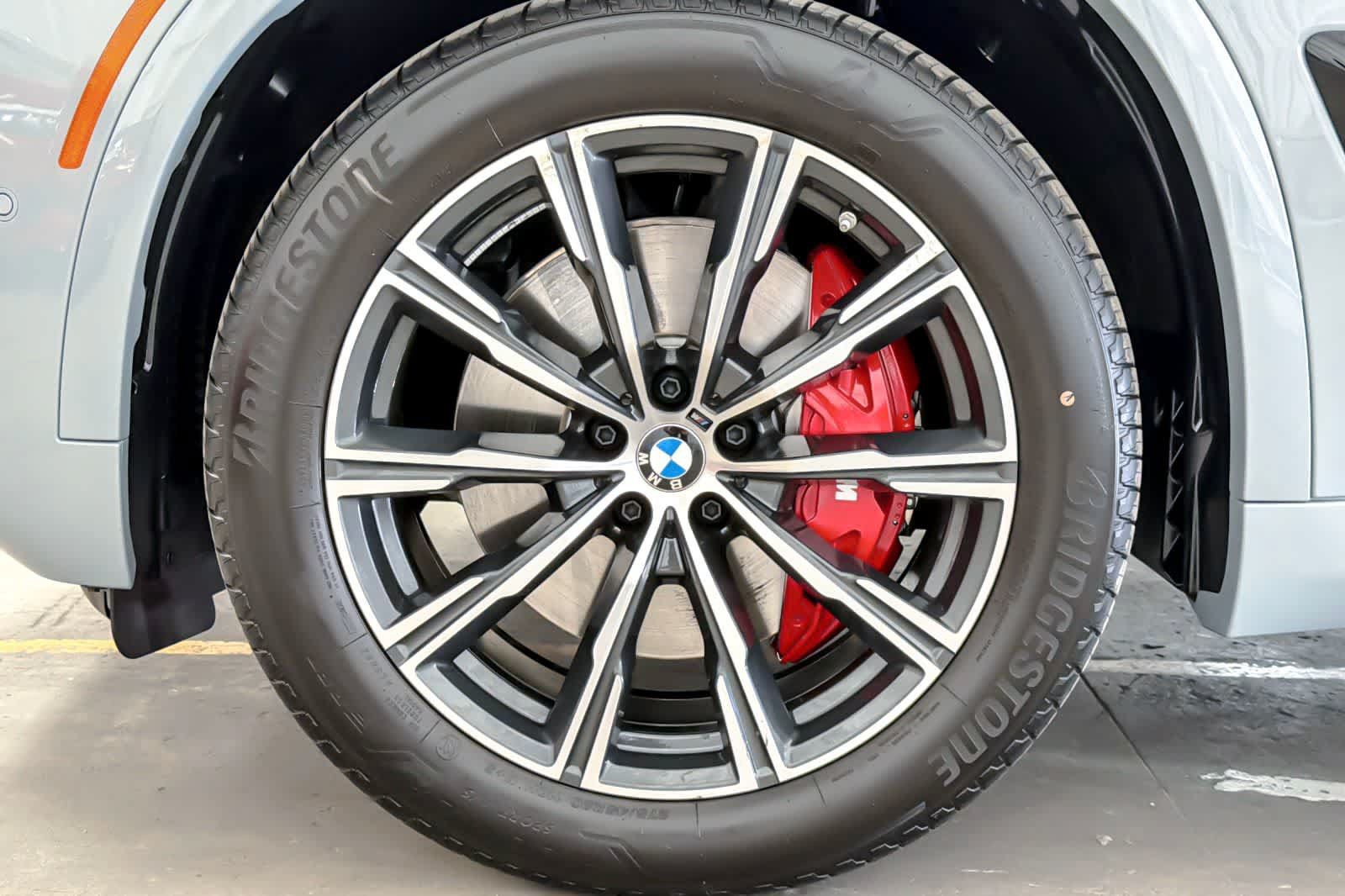 Used 2026 BMW X5 xDrive40i w/ M Sport Package AWD/4WD image 27