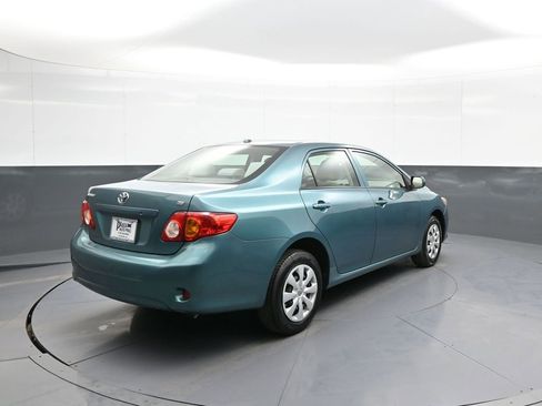 Used 2010 Toyota Corolla LE FWD image 6