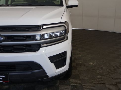 Used 2024 Ford Expedition Max XLT image 17