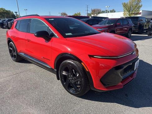 New 2025 Chevrolet Equinox EV RS image 8