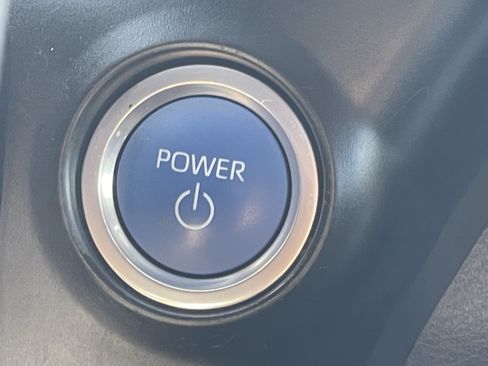 Used 2022 Toyota Sienna XSE FWD image 23