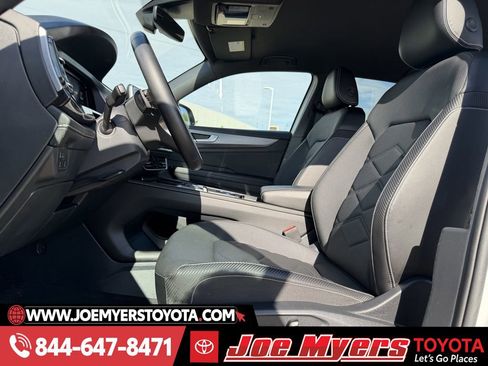 Used 2025 Volkswagen Atlas Cross Sport SE image 26