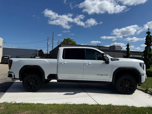 Used 2026 GMC Sierra 2500 AT4 w/ AT4 Premium Plus Package AWD/4WD image 6