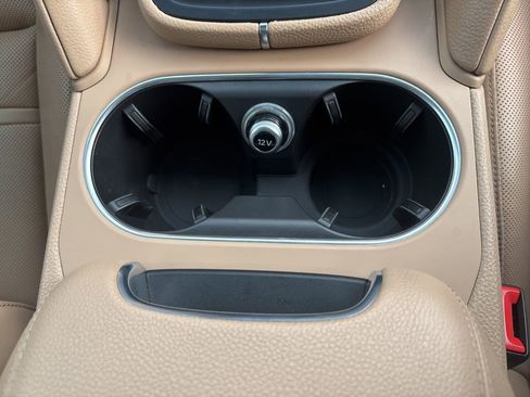 Used 2022 Porsche Cayenne Platinum Edition image 33