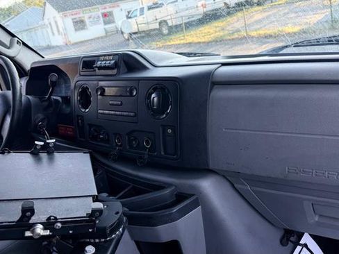 Used 2014 Ford E-350 and Econoline 350 Super Duty RWD image 22
