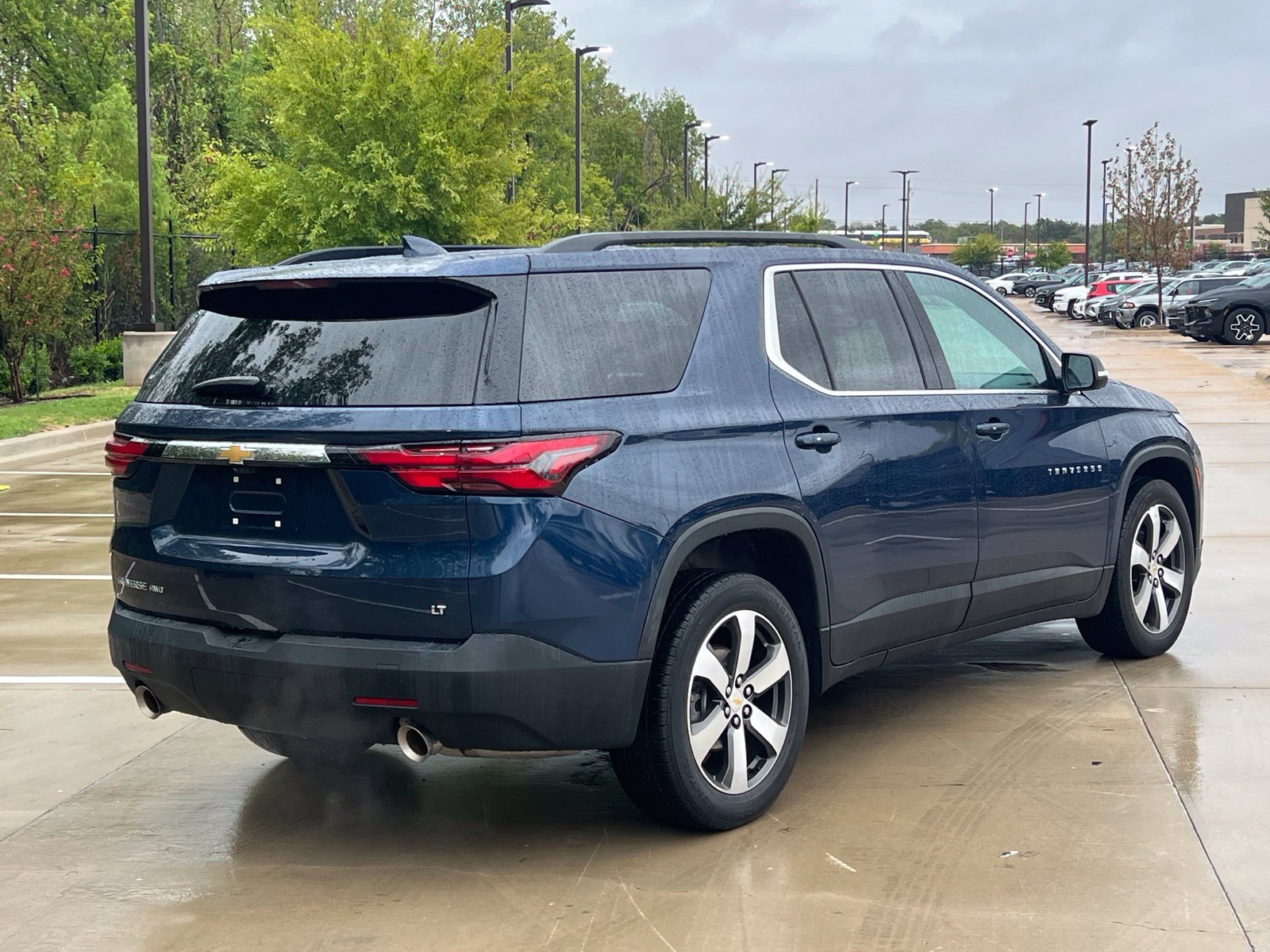 Used 2023 Chevrolet Traverse LT w/ LT Premium Package AWD/4WD image 11