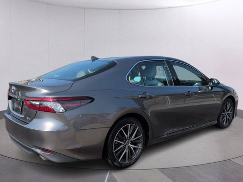 Used 2023 Toyota Camry XLE FWD image 5