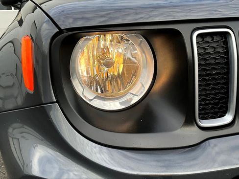 Used 2023 Jeep Renegade Latitude image 31