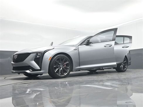 Used 2025 Cadillac CT5 V image 70